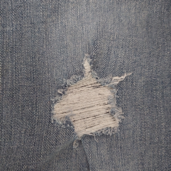 Hollister Distressed Straight Jean - High Rise - Size 00 w23 - Picture 4 of 12